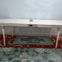 طاولة • كبيرة جدا • سعر مناسب