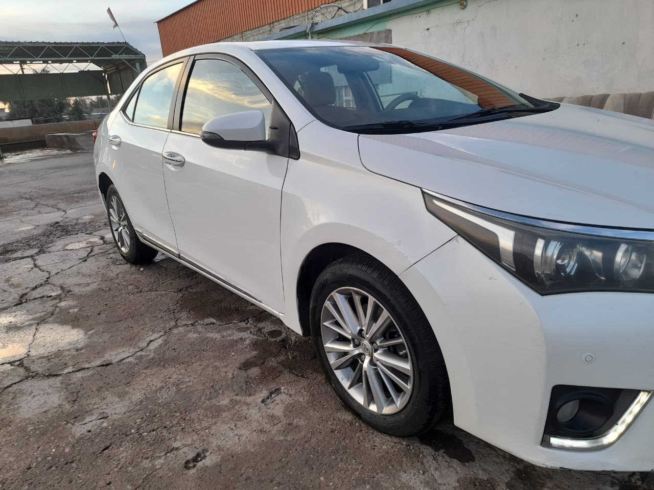 كورلاا خليجي موديل 2015
مكينه 2000
بصمه تشغيل
شاشه 
تشغيل عن بعد
مانع انزلاق
مثبت سرعه
مري شفط اشاره كهرباء
 فتحه قماره طكتين
حساس ،امامي ، خلفي
لايت زنون ، شمسي 
ايرباك سايق ودشبول
دخول بدون مفتاح
تبيه اصطدام امامي
تقرير الفحص مرفق مع المنشور
السعر : 165 
رقم  : ***********
