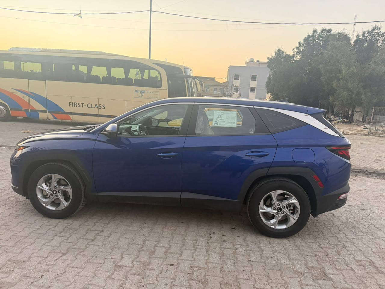 السلام عليكم اخوان توسان ٢٢ ماشيه ٨٧ الف للبيع حادث بصيط شبر بارد بدون حادث تخم تاير العنوان بغداد الجديدة السعر ١٨٢  ***********
