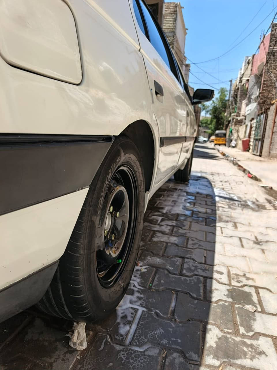 سلام عليكم بيجو للبيع سياره حلوه ونضيفه ومابيه نقص اي كير مكينه تبريد صدر تخم تاير يعني سياره جاهزه 2010 تحويل ثاني يوم بيه جاملغ الخلفي مصبوغ بيه هيج مكانان صغار صبغ يمكن مكانين للبيع السياره السعر 40وبيه مجال حك الجيه تجي تشوفه وبخدمتك مكاني الشعب حي اور ***********
