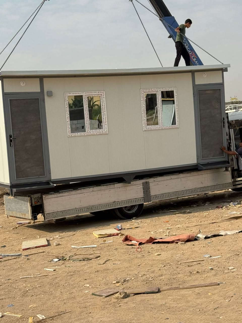 سلام عليكم كرفان قياس 6 في 3 تفصال جديد 
بغداد جرف النداف سعر مليون و 850 الف 
جميع أنواع الكرفانات متوفره حسب الطلب 
و يوجد توصيل جميع المحافظات 
 وتساب او اتصال ***********
