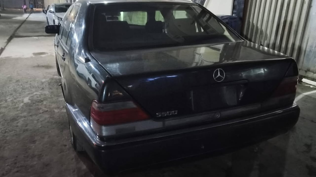 السلام عليكم مارسدس 8سلندر   مال مزاد بدون أرقام ***********
العنوان بغداد
