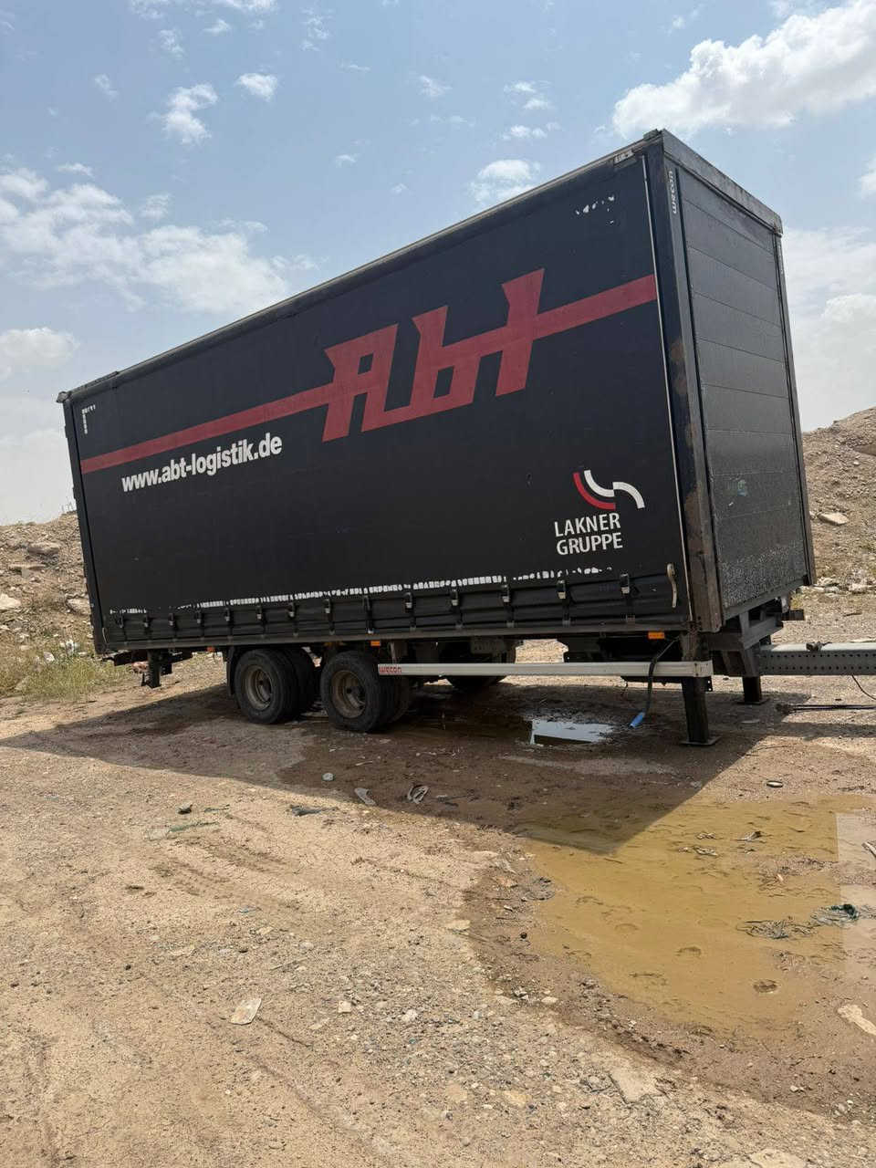 السلام عليكم
عربانة للبيع منفيس،موديل 2013
نظيفة تخم تاير جديد جواه
شاصي مكفول 
طوله 8
الارتفاع 3 متر
العنوان اربيل
للتواصل و الاستفسار التواصل عبر الرقم ادناه
 زين***********
اسيا سيل ***********
