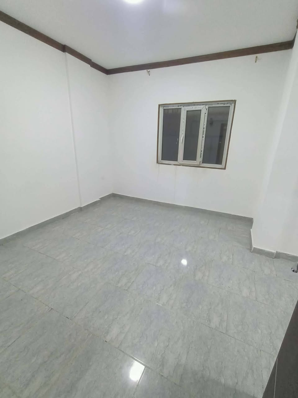 سلام عليكم شقه للرهن مجمع السلام مرحله الولا تحتوي على غرفه نوم داخله اسويت وصاله  ومطبخ وصحيات وستقبال وصطح للستفسار اتصال عل رقم ***********
