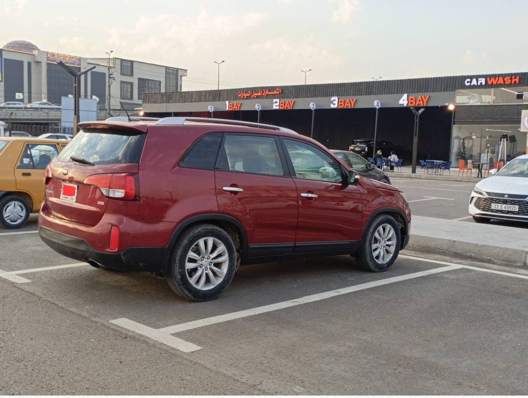 السلام عليكم مكان السيارة بغداد
كيا سورينتو ٢٠١٤ ادوات مكفولة من الكص نضيفه جدا احلى من الصور فول مواصفات كشنات كهرباء تبريد تدفئه بيها قليل صبغ سيارة نظيفه جدا وما بيها أي نقص واي استفسار ارجو الاتصال على الرقم *********** السيارة مرقمة بغداد رقم وسنوية طبق الاصل مع رقم الشاصي وبيها واجهة من المرور والسنوية نافذة لغاية ٢٠٢٧
