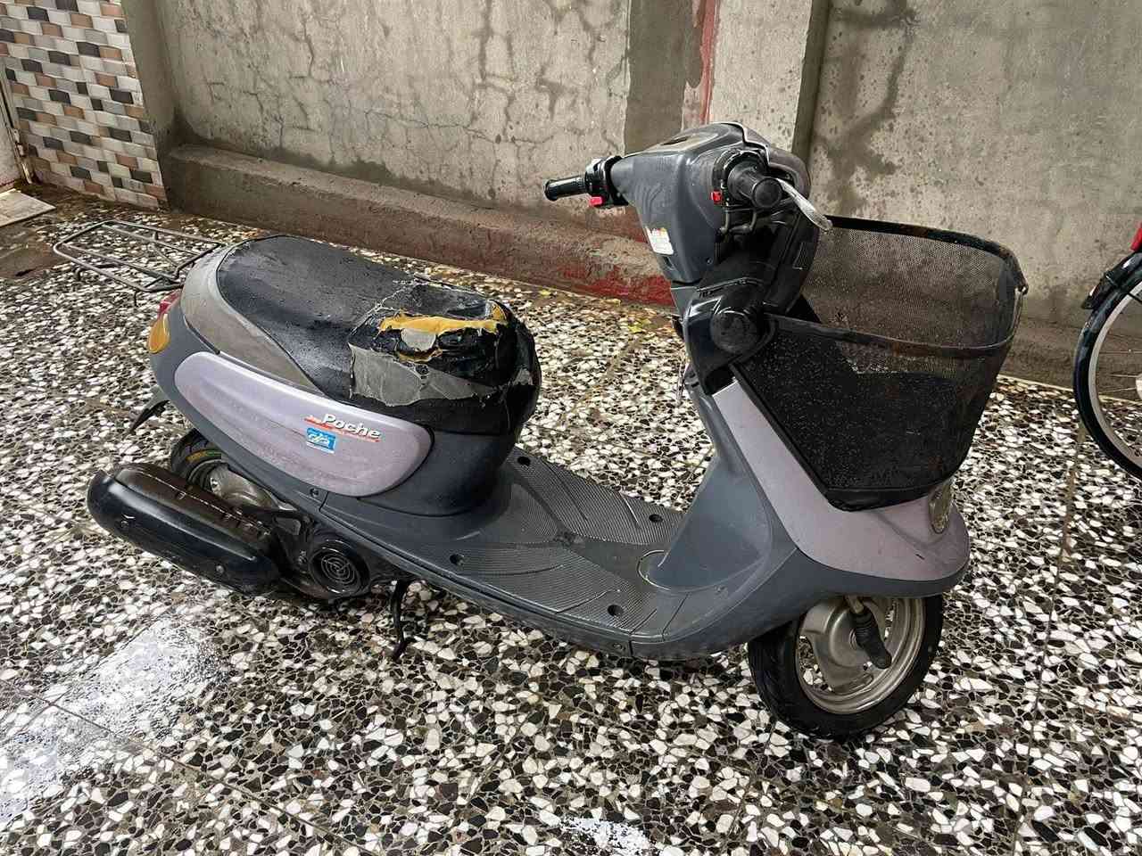 السلام عليكم منغولي(للبيع) شغاله  محرك حلو كهربائيات شغاله   اشاير هورن شغالات مجفته  مره وحده  شاصي مكفول مكاني كربلاء الملحق  السعر 375وبيه مجال رقمي ***********
