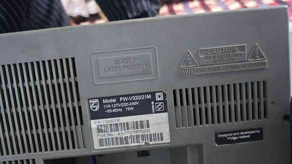 السلام عليكم مسجل فليبس الماني اوكس شغال راديو شغال كاسيت عوزه قوايش وقرص باب ميطلع صوته كلش حلو  سعره ب45الف  رقمي ***********
