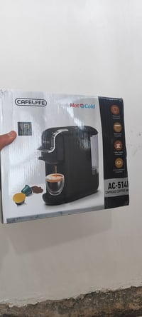 ماكينة قهوة • مستخدم • دولجي نسبرسو