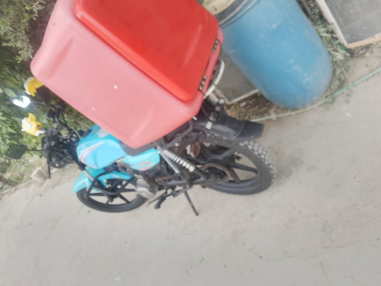 سلام عليكم عندي درجه شاينك موديل 23 درجه جاهزه محرك براغي مامفتوح بيهه اوراق بس منفيس مكاتبه سعر 500 بكاني بغداد لبياع شرطه الخامسه ***********
