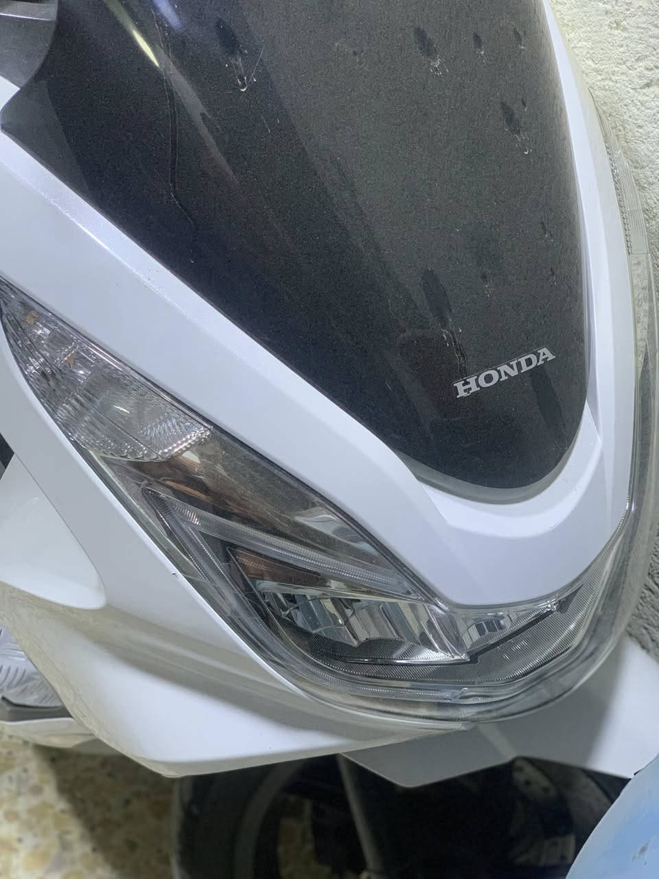 سلام عليكم جيل ثاني ياباني JF

دراجة جديده حيل صالها 3 اشهر نازله من رمبه لون ابيض شذري مكينه مكفوله برغي ما مفتوح بيها شلعه معدل تخبل كفرات بلادي ولا قطعه تجاري  ولا تكحيل ولا مشخطه ماشيه 37 الف حتى تاير بعدهن بخطهن حساس ستان حساس زدحام جهاز نذار سرقة مري اصلي و تجوه بلاديه العده صباين مالتها ما بيها نقص جاهزه  بانزين محسن دهن مؤتل دراجة مال جناي أورقها كامله السعر 16 بيها مجال بسيط شراي يتصل *********** 

ملاحظه فقط بيها فطرين موضحات بل صور صغار ما مبينات للمصداقيه ذكرتهن
