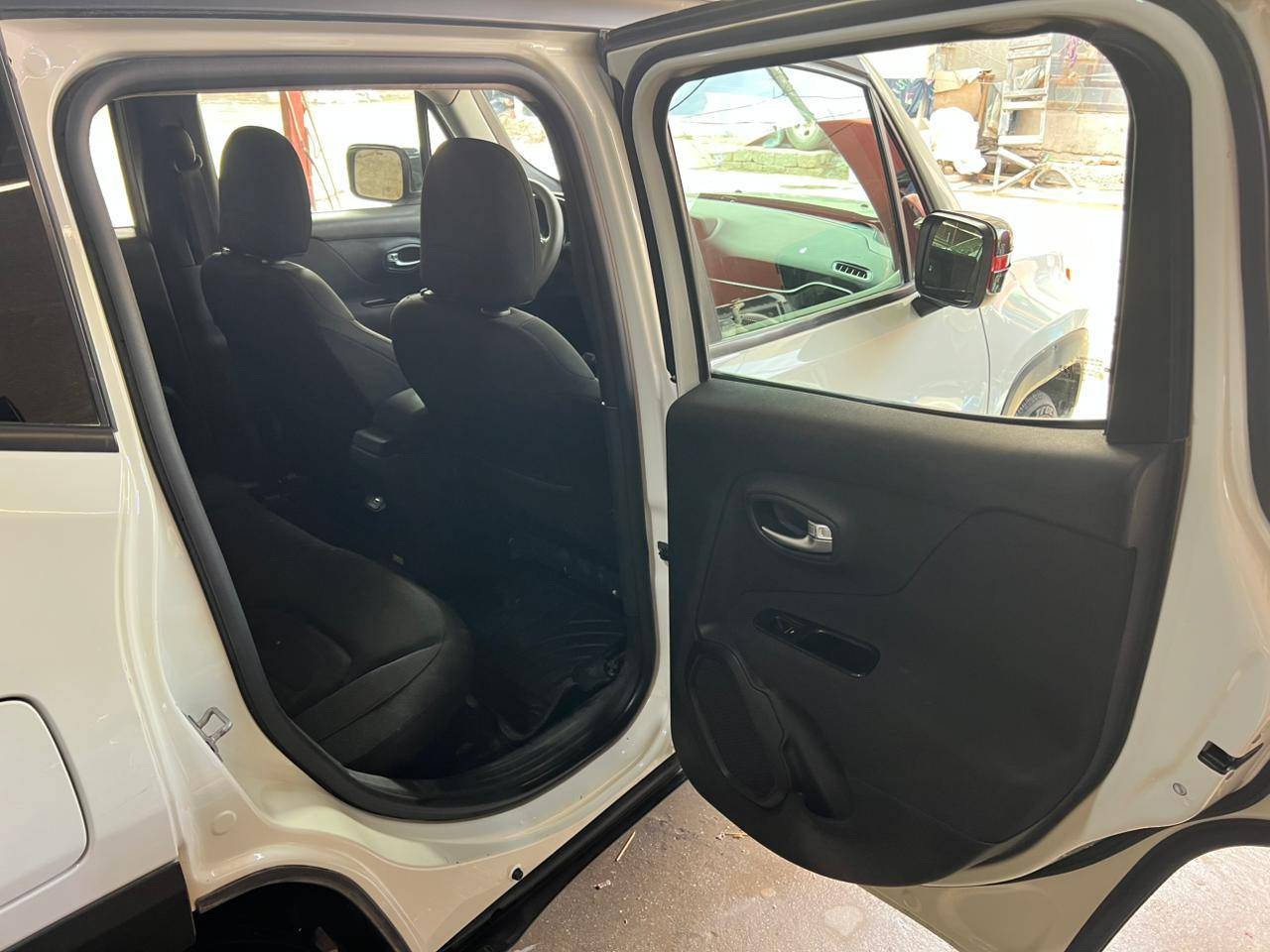 جيب رنكد موديل ٢١ حادثها بنيدر وجاملغ بدون داخل السعر ١١٠ مكان السياره بابل ***********
