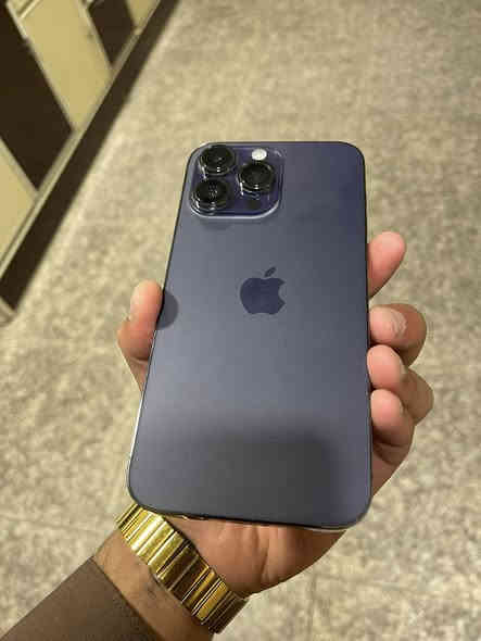 السلام عليكم  ايفون 14 بروس ماكس ذاكرة 256 بطارية 87%‎ الجهاز مبدل شاشة اصلية فقط الجهاز كامل ونضيف وكلة شغال السعر 600 الف وماكو هيج سعر بهيج نضافة 
العنوان بغداد الشعب 
للاتصال ***********
