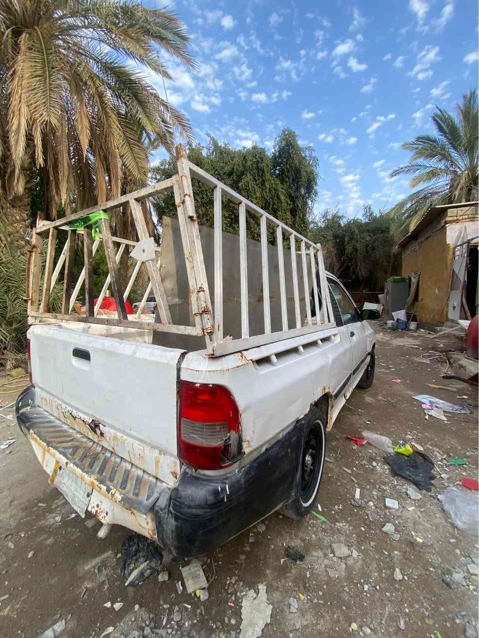 سلام عليكم سياره بيكم سايبه موديل 2014لبيع  عليه غرامات ١٥٠الف على المشتري ضريبه مسدده ماعليه مكينه اول ماتشغل بيه صوت ويروح وغسلته وضلت تخربط  والعرضانيه طاكه كير مابيه شي حداديه جديده تخم تاير نضاف كلش  كهربائيات كله شغاله ولبدي شوف العين  سعره ٢٣وبيه مجال عنوان البصره كرمة علي 
هـ *********** البصرة, العراق
