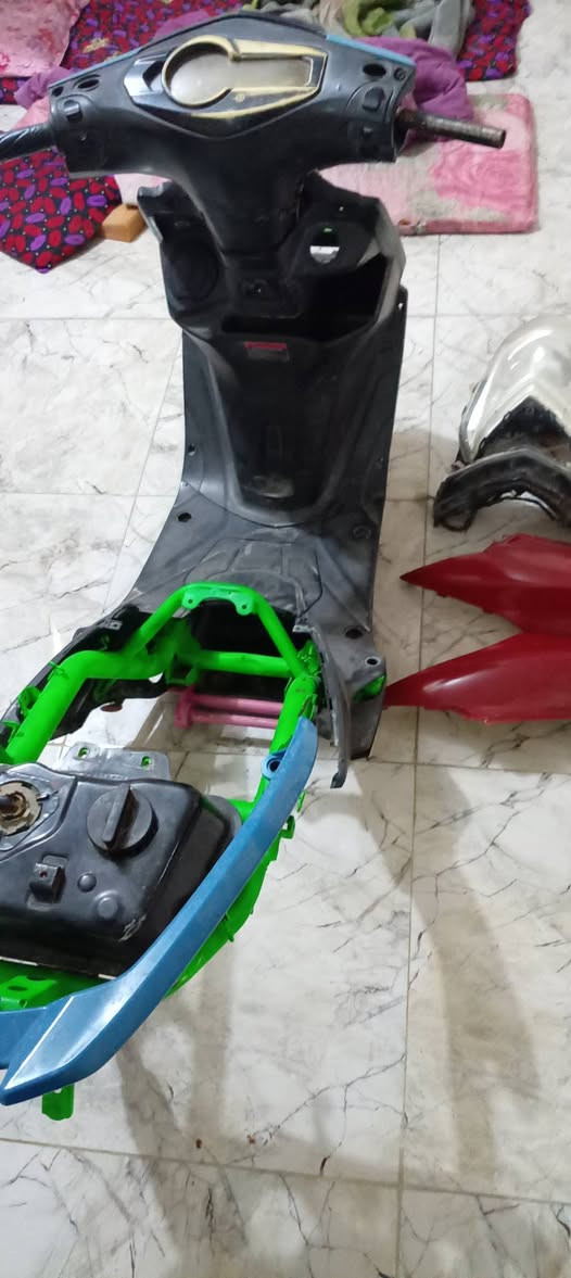 شاصي سكنس لد طلاعات صيني للبيع دشبول وبكلايت واشاير ودبل إشارة كلة شغال ويا صفاح وهاي كدامك 
كهربائيات كلهة شغالة سعرة 75 وبي مجال مكاني الحسينية
شاصي مال ستين مصبوغ وردي ستيرن رياضي سعرة ب25


**إذا كنت صاحب هذا الإعلان وتريد حذفه لأي سبب، رجاءا أرسل رسالة إلى الدعم الفني**