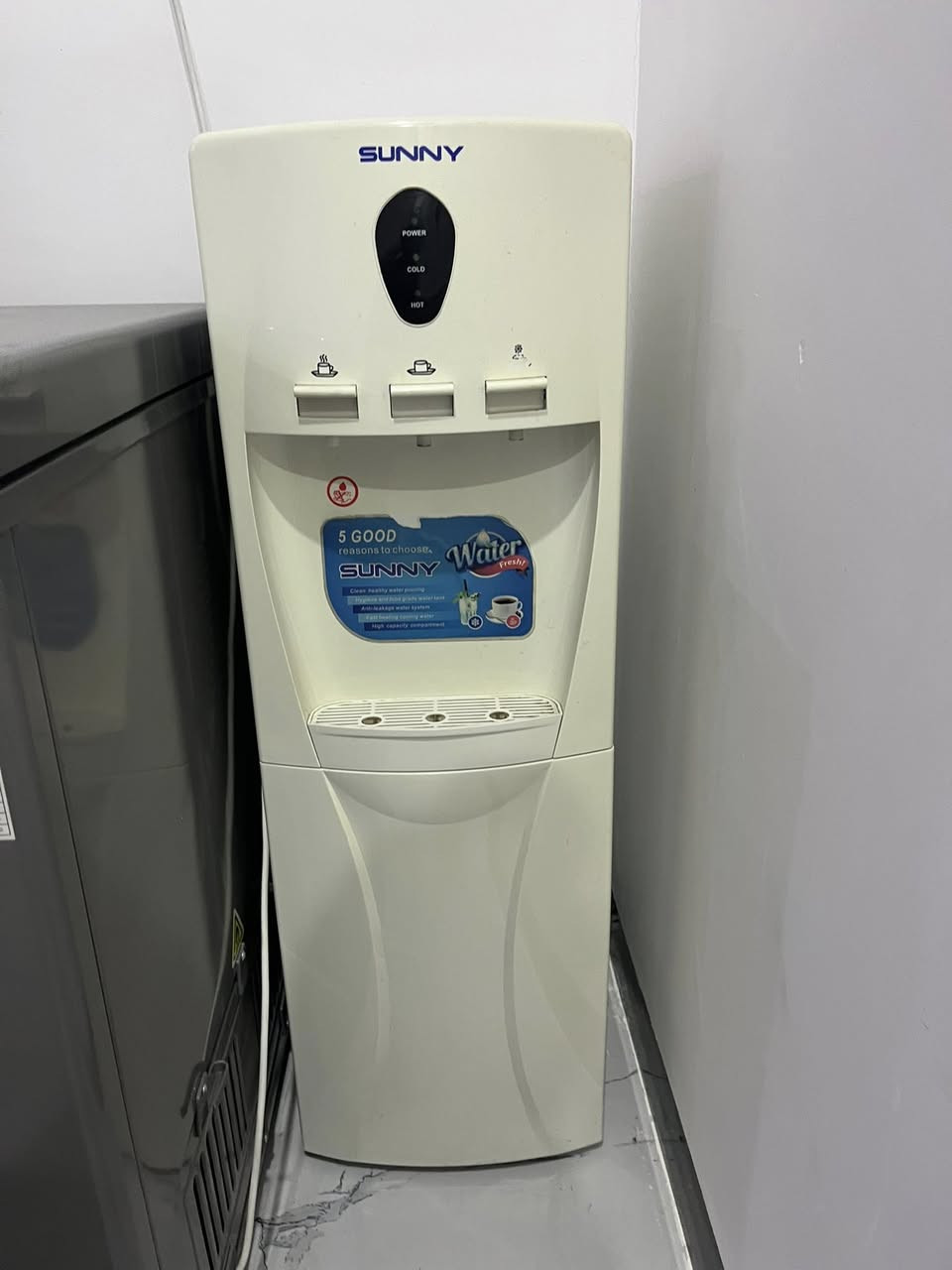 بۆ فرۆشتن لە هەولێر
مافور ٣*٤ توركى ميرينوس ٨٥  هةزار دانةى
جولانه ١٥ هةزار
مايكرو ٥٠ هةزار
بةراد ٥٠ هةزار سةرةكةشى لةگةله


**إذا كنت صاحب هذا الإعلان وتريد حذفه لأي سبب، رجاءا أرسل رسالة إلى الدعم الفني**