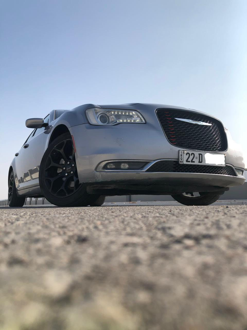 كرايسلر اوباما 300c
مديل2016
وارد كندي
مكينه 6سلندر3600
كفاله عامه 
بيها بس بارد بالباب الخلفي وقبق الصندوك 
رقم اربيل  
 السعر 235$قابل للتفاوض
موجوده بالبصرة


**إذا كنت صاحب هذا الإعلان وتريد حذفه لأي سبب، رجاءا أرسل رسالة إلى الدعم الفني**