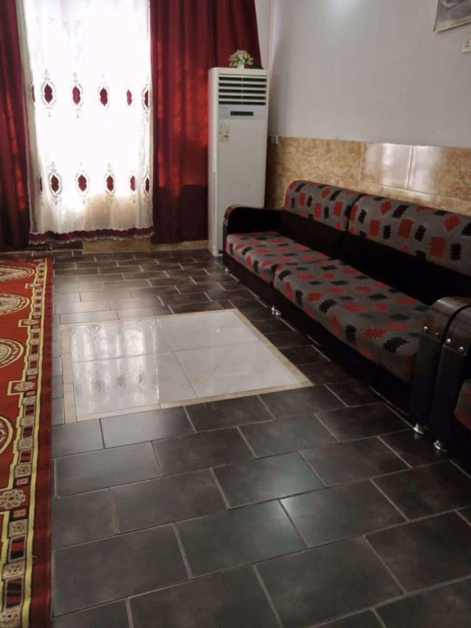 السلام عليكم 🧿🖤
بيت للبيع زراعي قرار 117 زعفرانيه دور الصحه 

يحتوي على طرمه + استقبال + صاله + المنور مسويه مطبخ حار + غرفه نوم جبيره + بيتونه + سطحين كبار فوك مبنيات على النص طابق ثاني يعني 
البيت بناء طابوك 2021 
يبعد عن تبليط شارع 40 مسافه 4 دقايق 
وعن الشارع العام 10 دقايق 
المنطقه كامله بيوتها كهرباء ومي وانترنيت فقط المجاري واصله للركن وعن قريب تدخل للفرع 
ڪُݪشي قريب عليك مدارس اسواق مستشفيات صيدليه 
موقع كلش حلو 
للاستفسار عن السعر هذا رقمي بيه خط وبيه واتساب كذالك 
***********
