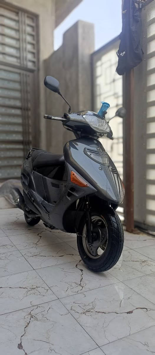 السلام عليكم دراجه سوزوكي (فكس تار ) مكينه 150 دراجه حلوه احلى من الصوره كهربائيات كله شغاله دراجه جديده ماشيه 9 تالاف السعر (950) وبيه مجال حگ الجيه 
***********
