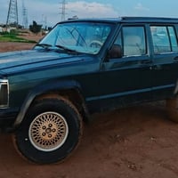 جيب شيروكي موديل 1992 صبغ عام جماليه بدون ضرر محرك بي بخار وكير شرط دف...