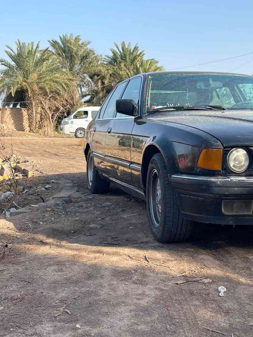 السلام عليكم ورحمة الله وبركاته 
٧٣٥ كير عادي مكينة كير حدادية امامي خلفي 
سيارة جاهزه نقصها بور ستيرن ويدات بوب الورا  اكسل جديد سنويتها ساقطه رقم ميسان السيارة رايدها ٣٥ وبيها مجال للاستفسار ***********

