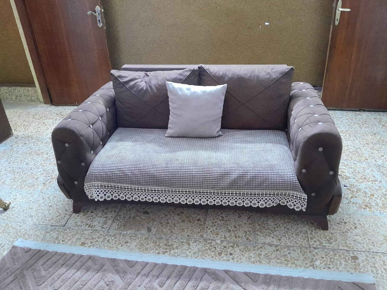 التخم ب٥٠٠ قفل تركي يصير جربايه وبي مخزن
سيت الطبلات ميز تلفزيون وطبله وسطيه و٤ صغار ١٠٠
البردات مال استقبال ب١٠٠
ميز الطعام خشب تكمه وبي جامه و٣ كراسي ب١٥٠ الف
الثلاجه ب ٢٥٠ الف 
المجمده ١٥٠ الف 
جربايه نفر عراقيه جديده بعدها بنايلون ب ١٠٠ الف 
قنفه ب٥٠ الف 
كاونتر المنيوم مترين وسنك متر وربع ب٥٠٠ الف
طباخ جديد ب٢٥٠ الف
كنتور ٤ بوب خشب عراقي تكمه ب١٠٠ الف بغداد حي الخضراء


**إذا كنت صاحب هذا الإعلان وتريد حذفه لأي سبب، رجاءا أرسل رسالة إلى الدعم الفني**