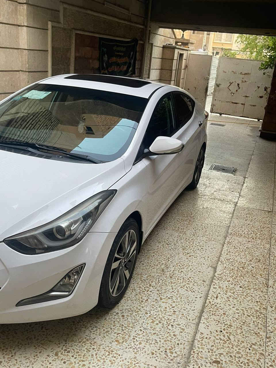 السلام عليكم  النترا ١٥ خليجي فول بصمه كامل مواصفات محرك ٢٠٠٠ ماشيه ١٨٦ مكفوله رقم ***********
