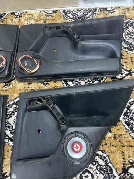 السلام عليكم اخوان عندي غراض للبيع بوب حمر نضاف عدد 3 وزوجً دعاميات لون نيلي نضاف يعني  وتخم باب لون نيلي مشدود بالسيارة موضح بالفديو وبطاين نص عمر  والدعاميات ايضا الي مشدودات بالسيارة كدامكم وبطاين بوب تخك كامل يعني نص عمر وجامرلغ جهة السايق لون نيلي للبيع البوب الحمر مابيهن اي خياس ولاضربة نضيفات المكان ديالى واكو توصيل ايضا للاستفسار الاتصال او المراسلة ‭0774 987 4071‬
