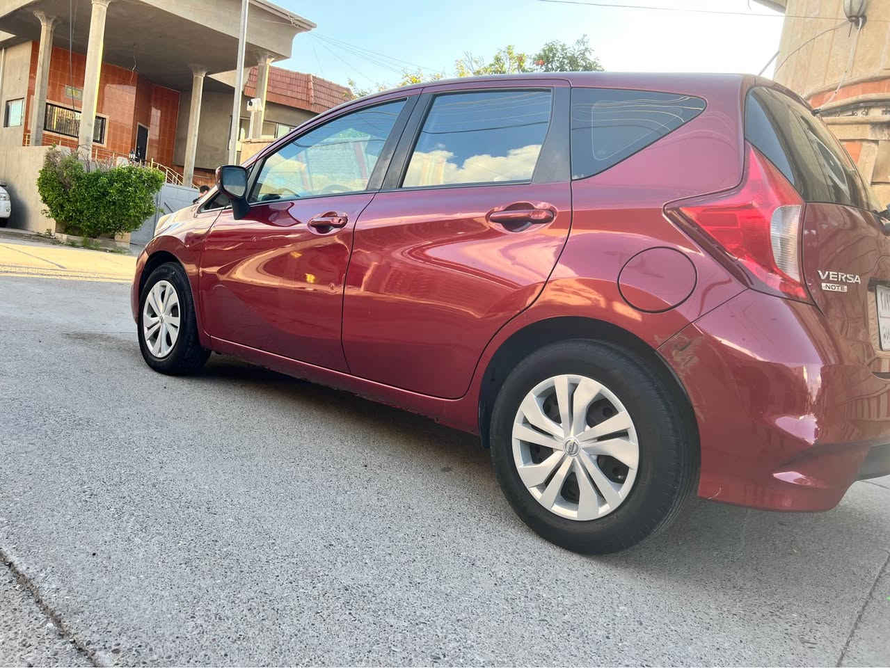 بيها 2 قطعة صبغ بنيد و جامرلغ بدون دواخل بدون ايرباك ماشية 70 
كركوك 
*********** كركوك, العراق
