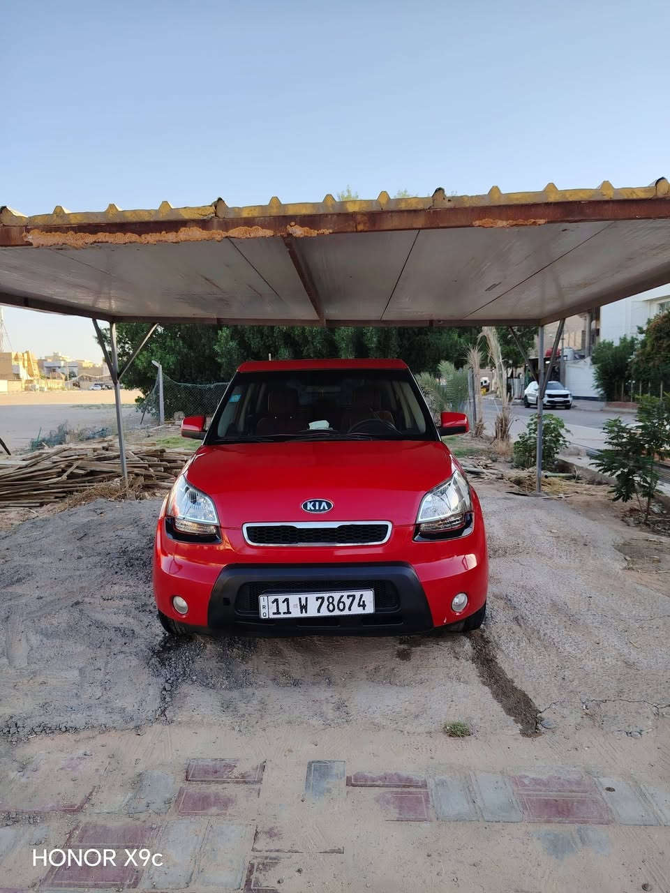 السلام عليكم كيا صول موديل 2013 للبيع بسمي تحويل ثاني يوم سنويه جديده هزه جديده وارد امريكي حادثه جاملغ وبنيد بدون دواخل  محرك 1600 مكينه وكير كفاله حداديه تخم تاير جديد تبريد ❄ تدفئه كله مكفولات السياره جاهزه من كلشي كل نقص مابيها حساسات تحكمات استيرن كله مكفول  السعر 85 وبيها مجال مكاني كربلاء رقم الهاتف   
 *********** اثير 
***********اسيا
