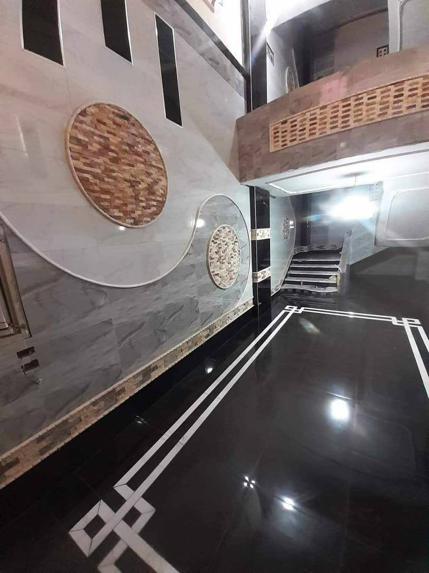 خلفه سيراميك وبوراسلين الواح ومرمر درجه اولي تسلم مهندس 
***********
