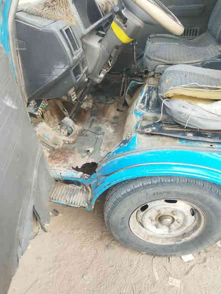 سلام عليكم اشتغل حداده خويس كافت السيارات داخل خارج مثل ما بين يمكم  بس بعد ما  ضربته كوسره ناعم مكان العمل الرمادي ابو طيبان قرب معمل لبورك رقم الهاتف ***********  حياكم الله  وسعر بل يحبه الله
