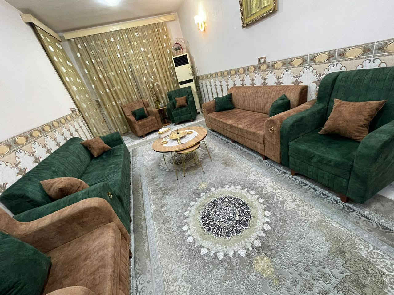 قنفات  تفصال فصلته عله ايدي كلش نضيف  او هاي الصوره كدامكم  سبب البيع اريد اغير ديكور الاستقبال السعر 500 او بي مجال بصيط كلش  للستفسار ***********
