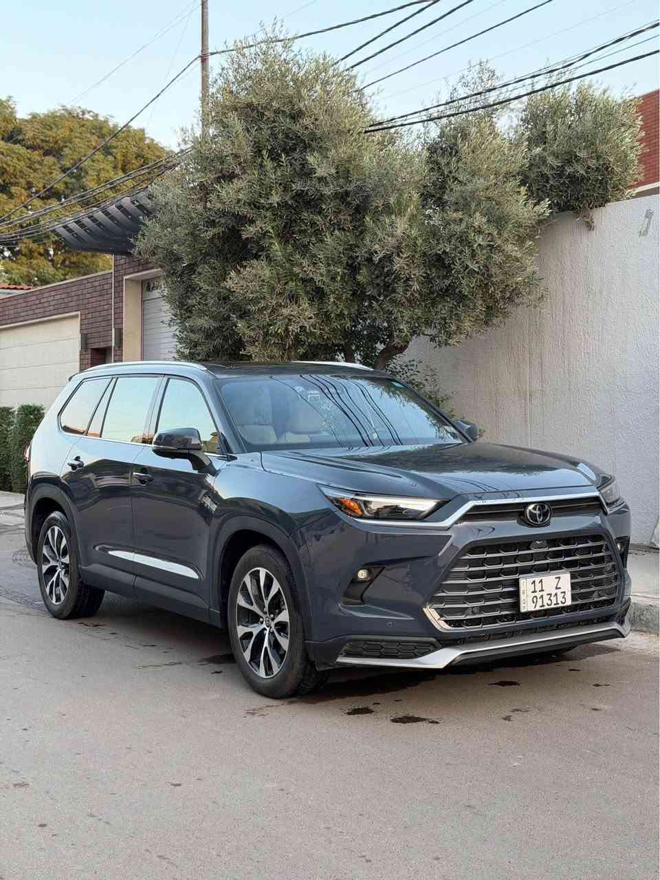 للبيع تويوتا كراند هايلاندر 2024
 السيارة اعلى مواصفات لمتد هايبرد
المواصفات 
بانوراما 
4 مقاعد تدفئة و تبريد
دجتل (عدادات الكترونية)
3 شاشات 
مقاعد جلد و كهرباء
رادارات (امامي+خلفي+جانبي)
قيادة ذاتية 
سستم صوت jpl
لايتات led متحرك
تدفئة ستيرن 
صندوق كهربائي
بردات بل ابواب 
مقاعد منفصل vip
حادث السيارة فقط كسر بالدعامية الامامية و مصلح علكدهة و مصبوغ الباقي مكفول
السيارة ماشية 7 الف 

السعر 43 الف دولار بيهة مجال قليل 

للاستفسار ***********
*********** بغداد, العراق
