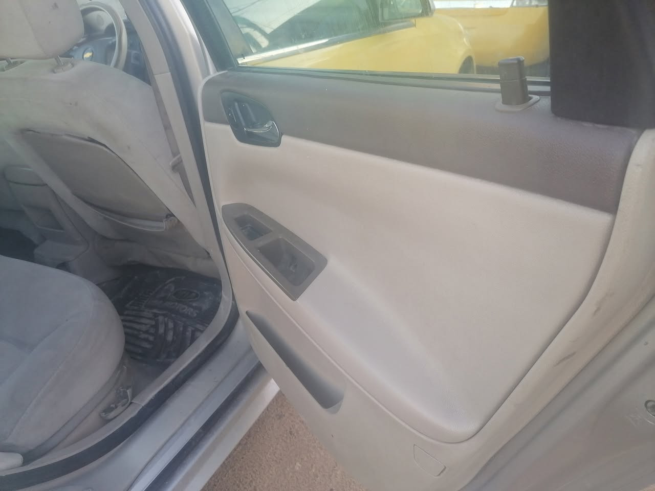 السلام عليكم امبالا موديل 2009 السياره جاهزه مكينه وكير وحداديه جدد غرفة عسلي قلاب للبيع.او مراوس السياره مكانها نجف السعر 60 وبيهاا مجال الاتصال فقط ع رقم ***********
