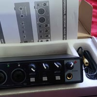 إكسسوارات إلكترونية • متوفر