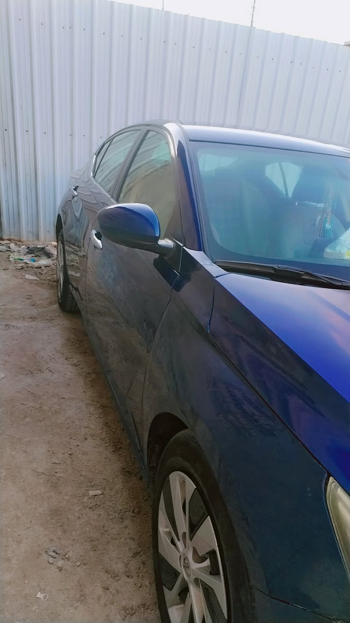 سلام عليكم سيارة للبيع Nissan themeنظيفة وبيها ضربة خفيفه موجوده بالصورة  رايدينها ب158وبيهه مجال التواصل او الاستفسار اتصال على الرقم *********** مكانها بصرة ابو الخصيب
