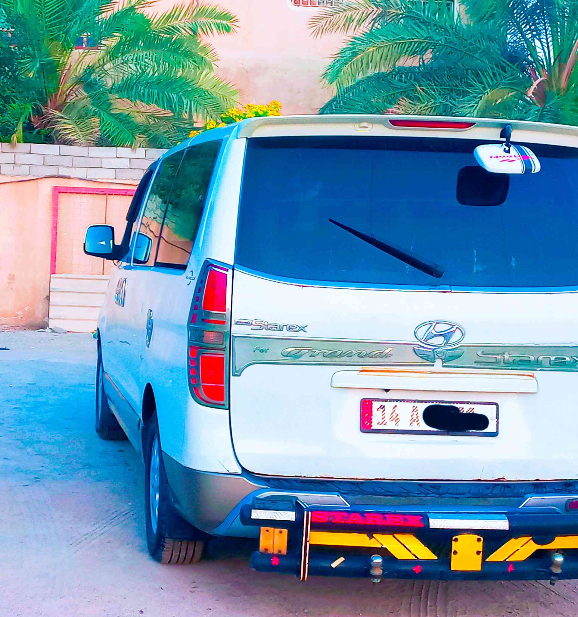 اللهم صل على محمد وآل محمد
سلام عليكم

 ستاركس موديل 2010 محور مسكر سبعة اوتو
 سيارة جاهزه للأخير《 حدادية ؛ طخم تاير؛ باتري جديد؛ دوشمة جديدة طخم دسكات جديد.....》
 رقم دولي بأسمي
قواعد الدبل خير من الله 
 سنوية لنهاية ال 28 رقم بصرة مشروع وطني.
 مصفرة هيئة وغرامات ما داخله كراج.
سونار موجود بالصور
 وهزة تنتهي لحد 27\8\2026
للأستفسار *********** \***********
العنوان / البصرة - قضاء المدينة
