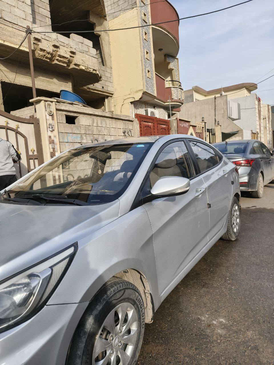 للبيع 
 اكسنت مضلع ٢٠١٦
رقم نينوى انكليزي شرط التحويل 
سنوية ماساقطة
مواصفات🔻🔻
وارد/ خليجي   ضرر قطعتين تبديل شرط بدون اي داخل سونار موجود جديد
كب 
نظام ABS
اشاير بالمري
جام كهربائي 
كير توماتيك  
محرك /١٤٠٠/ 
تبريد شرط🧤
تدفئة شرط🔴
سنوية ما ساقطة
شرط كير ومحرك
(سيارة جدا نضيفه وماتحتاج اي مصرف) 
كابون بانزين بيها 
نظام اقتصادي ECO
4 دسك
للاستفسار اتصل 
***********/ اسيا
