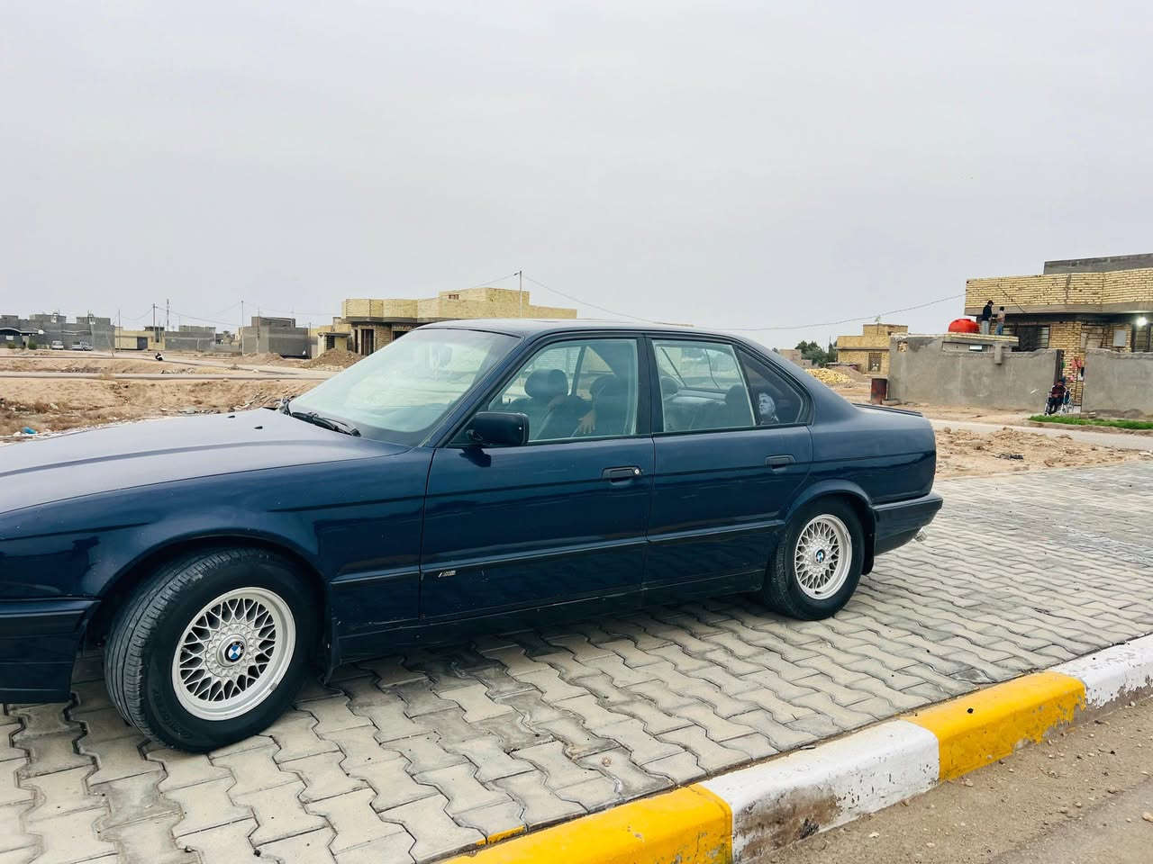 سلام عليكم 
سياره للبيع او مراوس حسب القناعه  بيئم   BMW  
حجم 525 مسكر وتماتيك 
سياره مكفوله من الضربه بيها بس جاملغ امامي اليمنه صبغ  
رقم بغداد  تحويل مباشر 
سياره جاهزه كلشي ماعايزه
سياره بلاديه 
سنويه ماصاقطه 
السعر 65 وبيها مجال 
العنوان بابل الشوملي
 للستفسار ***********
