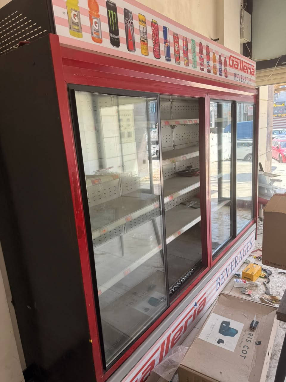 السلام عليكم بيع براد مستعمل كلش نضيف يحتاجله بس غاز
• أبواب زجاج سحاب (Sliding Doors)
 • نظام تبريد تجاري (عادة تبريد مروحي Fan Cooling)
 • تشتغل 220–240 فولت غالبًا

✔ تتحمل استخدام طويل
✔ تبريد أقوى من ثلاجة منزلية
✔ مناسبة لوضعها طيلة اليوم مفتوحة ومتكررة الفتح

سعره السابق 3.00000❌
سعره الحالي 1،700،000✅
بي مجال بصيط اتصل وتدلل  
***********
