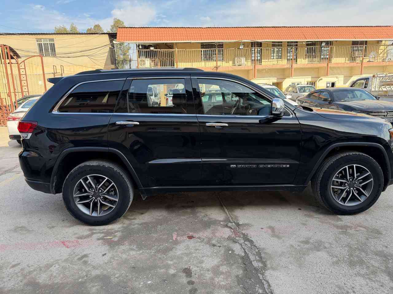 للبيع او مراوس جيب كراند شيروكي2022اسود ملكي فوول مواصفات ردادر خلفي جانبي بانورما كشن جلد حضن تدفئه كشن وستيرن محرك وكير شرط 6سلندر 5انضمه قياده سنويه وهزه جديد اربيل باسمي ضرر بوند فقط ماشيه48
***********
