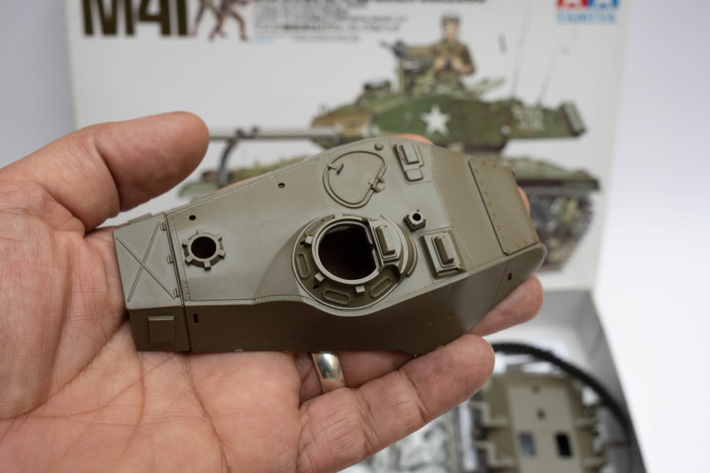 تاميا .... 
السعر 65 الف مع التوصيل 
القياس :1:35


**إذا كنت صاحب هذا الإعلان وتريد حذفه لأي سبب، رجاءا أرسل رسالة إلى الدعم الفني**