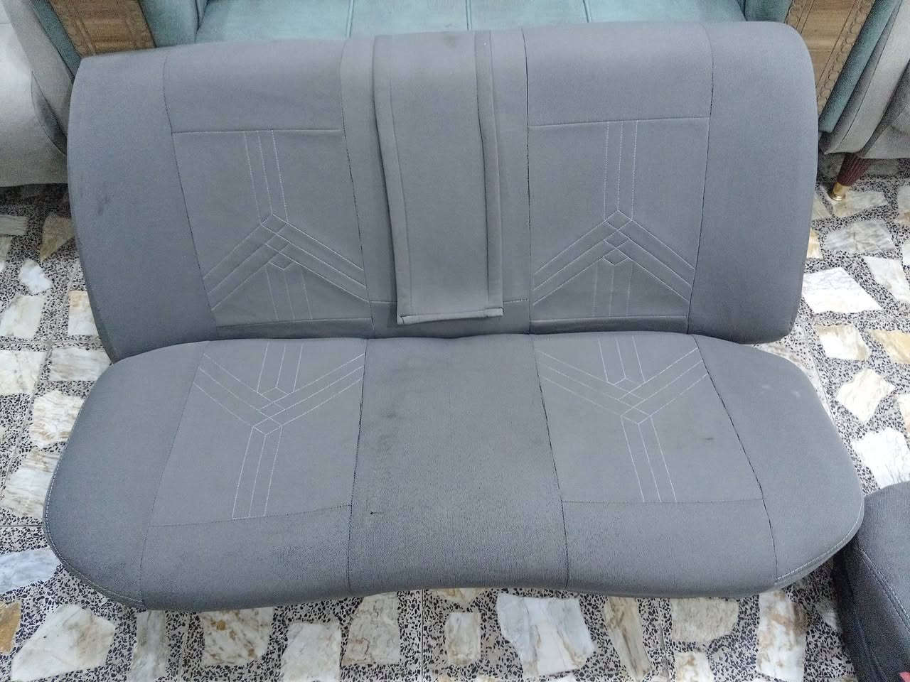 السلام عليكم شباب للبيع تخم كشنات بيجو روا نضيف جدآ كامل مع دوشمه جديدة للاتصال *********** مكاني بغداد السعر ١٥٠
