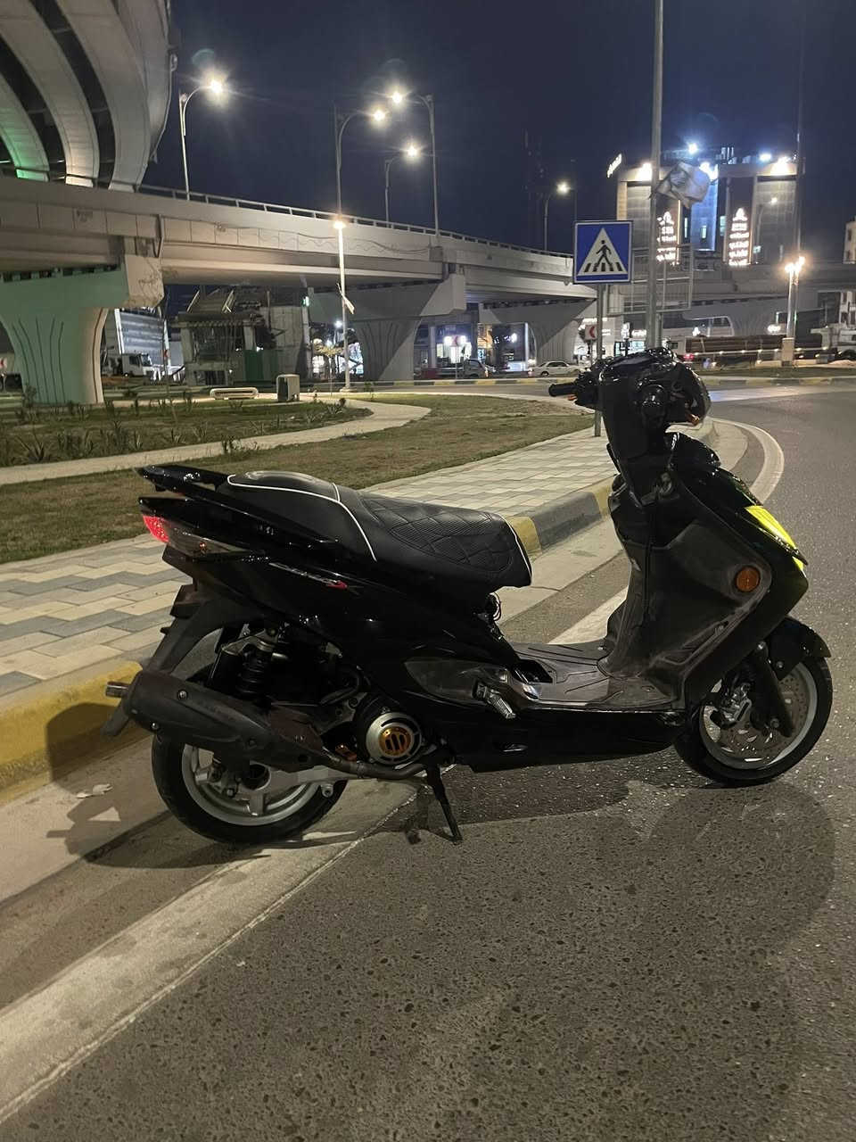 سلام عليكم
سكنز لد ياباني داخل جوزي قبق نفخ الدراجة خير من الله بيهة تزويد خارجي
يدات بيرك
براغي كاعية
قبق افلاوين
يدات بريك
قطرة دهن
دبلات خلفية 
صرنصة صجمية
فراك ابريك
كلجات 
سستم  سماعات 
التزويد كلة اصلي 
المكان بغداد الدورة السعر خاص او امراوس حسب القناعة 
الاستفسار ***********
