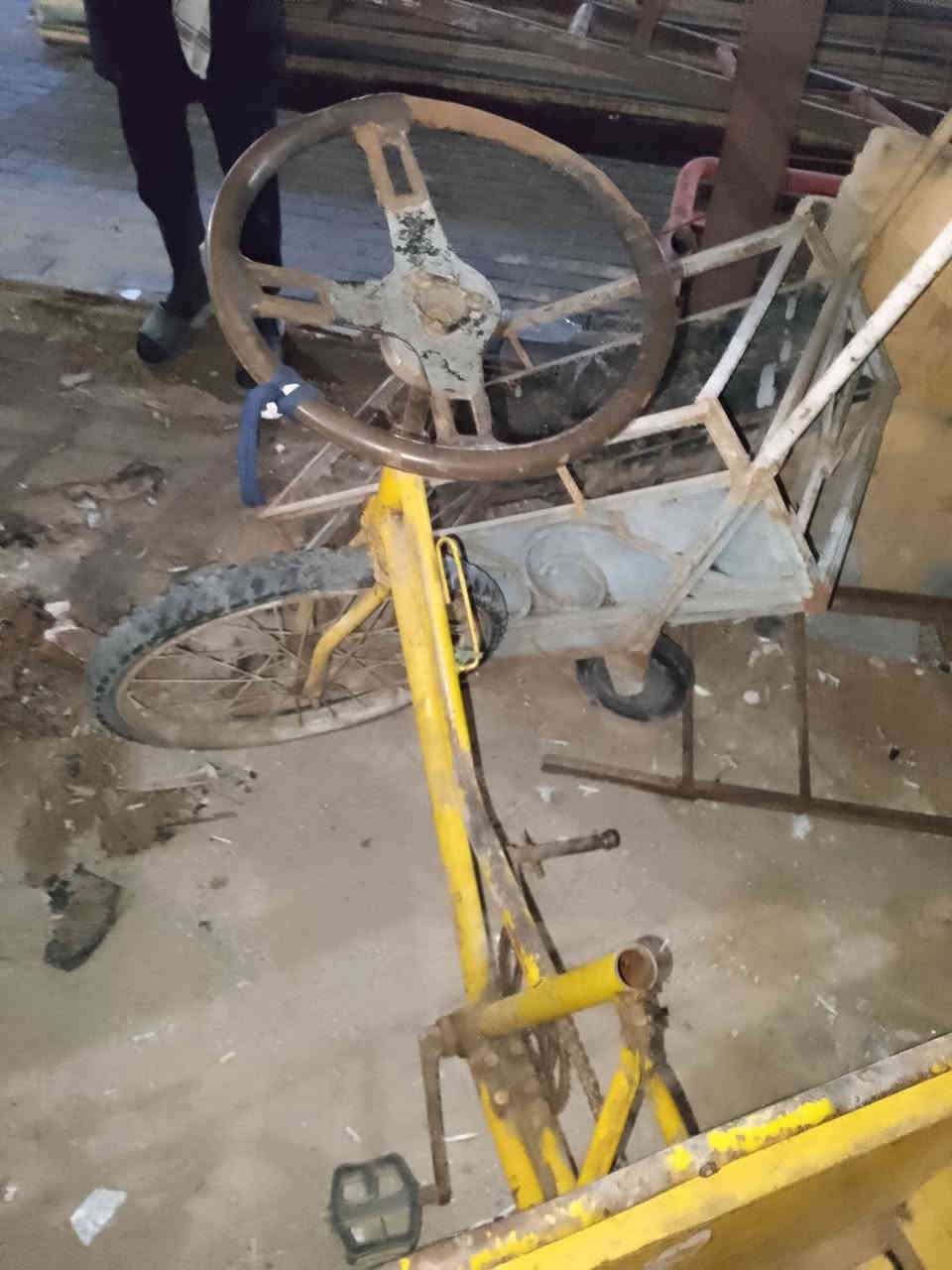 سلام عليكم بايسكل عربانه البيع يحتاجله غراض اهواي .
المكان..البصره ..سعر ...ما اعرف يم صاحب رقم .. *********** دك عله رقم 
خاص ما اجاوب رجاءا
