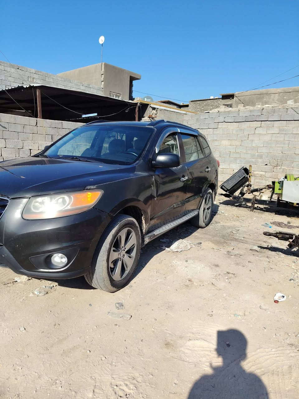 السلام عليكم لبيع سنتافيه 2010وارد امريكي 
ضره باب اسايق فقط سياره حلوه مكينه ٦سلندر٣٥٠٠ويل كب دفه وتبريد مكينه وكير جديدات رقم بغداد بسمي تحويل ثاني يوم سعر ١١٠وبيه مجال نتصال عل رقم ***********/***********
