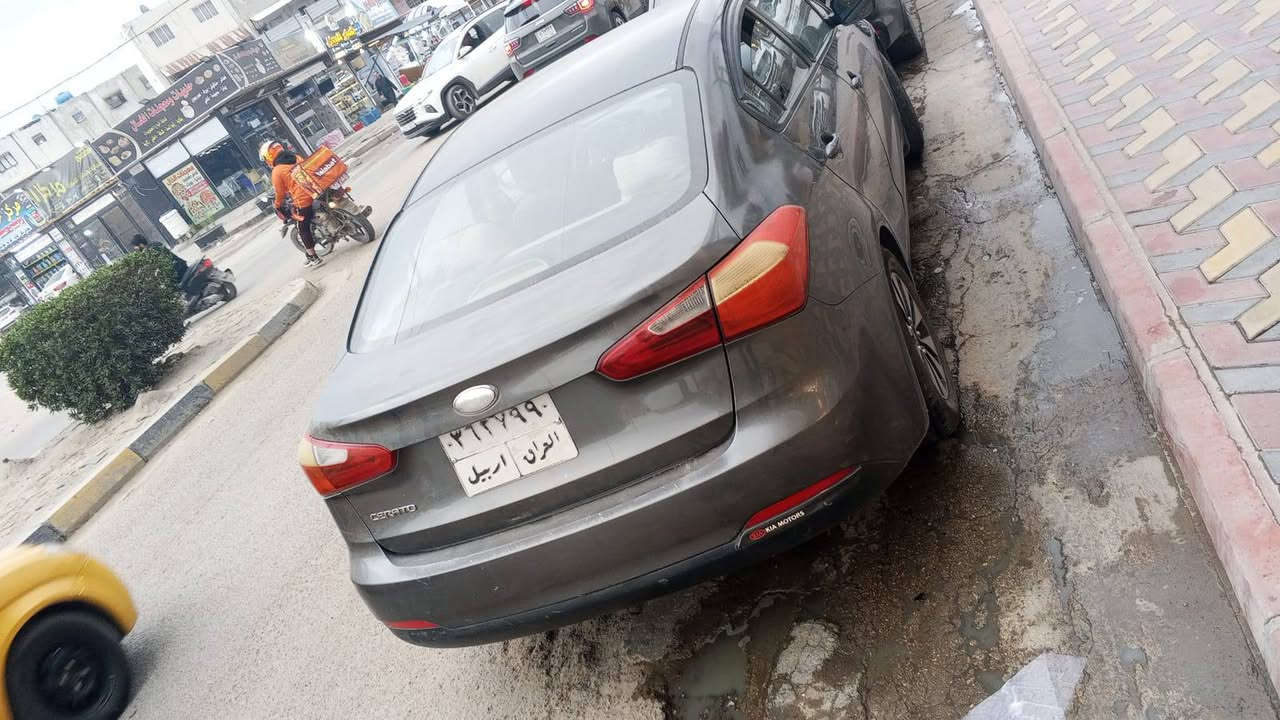 كيا سيراتو 2013 سيارة بدون صبغ بدون ضربه بدون تبديل فقط بيها جراد بسيط بنيد وقمارة وجنطه كير محرك تبريد كلهن تمام ب90 وبيها مجال بسيط العنوان بغداد العامريه 
***********
