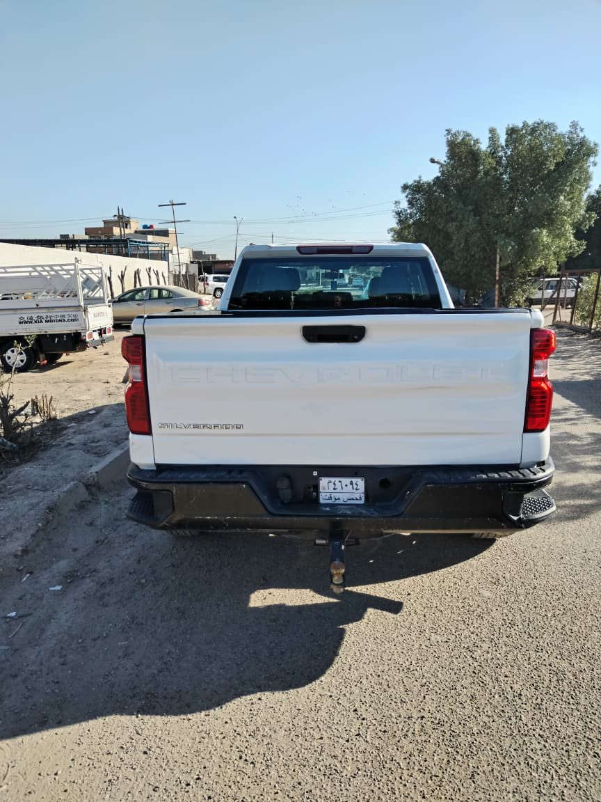 Silverado
🚗 للبيع: شيفروليه سلفرادو 2023

رقم الهيكل (VIN) الذي قدمته: 1GCRAAEDXPZ316758 يعود إلى مركبة شيفروليه سيلفرادو 1500 موديل 2023. إليك بعض التفاصيل الرئيسية المتعلقة بها:

🛻 تفاصيل السيارة:
 • الشركة المصنعة: Chevrolet
 • الطراز: Silverado 1500
 • سنة الصنع: 2023
 • نمط الهيكل: شاحنة بيك أب (Crew Cab/Regular Cab حسب النسخة)
 • الدفع: دفع خلفي (RWD)
 • المحرك: 5.3L V8 (أو حسب النسخة، يمكن 
 • بلد التصنيع: امريكا 
 • نوع الوقود: بنزين 
• السيارة دخول جديد – بدون رقم وصلت للعراق ٢٥/٥/١  
• تترقم في جميع المحافظات عدا الإقليم
 موجوده في الدوره شارع ٦٠ بغداد السعر ٢٨٠ ورقة علما السياره في امريكا كانت مالتي سياره جديده ،  الاتصال على هذا الرقم 
  رقم الموبايل ***********

📞 للتواصل: ***********
