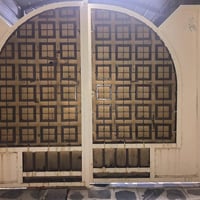 باب • عرض ٢٦٩ • طول ٢٠٠