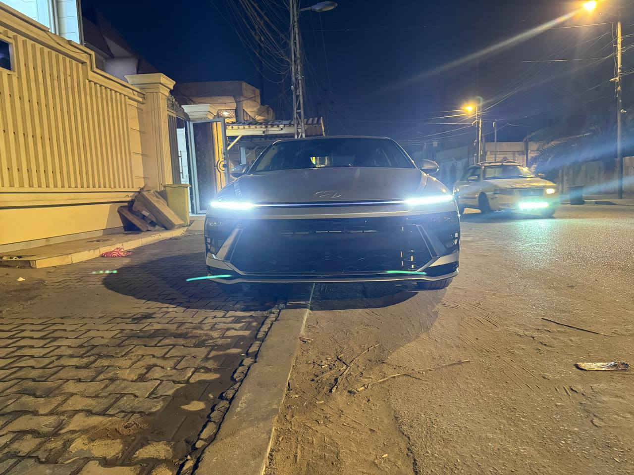 هيونداي سونتا وارد اميركي 2024
انه المستورد باسمي حره بدون رقم الضرر موضح بالصور 
 مصلحات بارد بس الجاملغ مبدل تفصيخ بجمها كبس بدون ايرباك ماشيه 32 الف مكينه GDI 2500
الموصفات 
4 رادارات 
نقط عمياء
توقف ذاتي 
قياده ذاتيه 
كامره دواره 
سايد بيريك كهربائي دكمه
اوتو هولد
4 انظمة قياده
فول تحكم ستيرن 
شفتات بلستيرن
غرفت السياره الدشبول والشاشه تتغير 4 اشكال
تبريد مناخي 
ابواب بصمه 
تنبيه + اهتزاز الستيرن
تدفئة كشنات
كشن كهرباء 
مكانها البصرة 
***********
السعر 200 وبيها مجال البصرة, العراق
